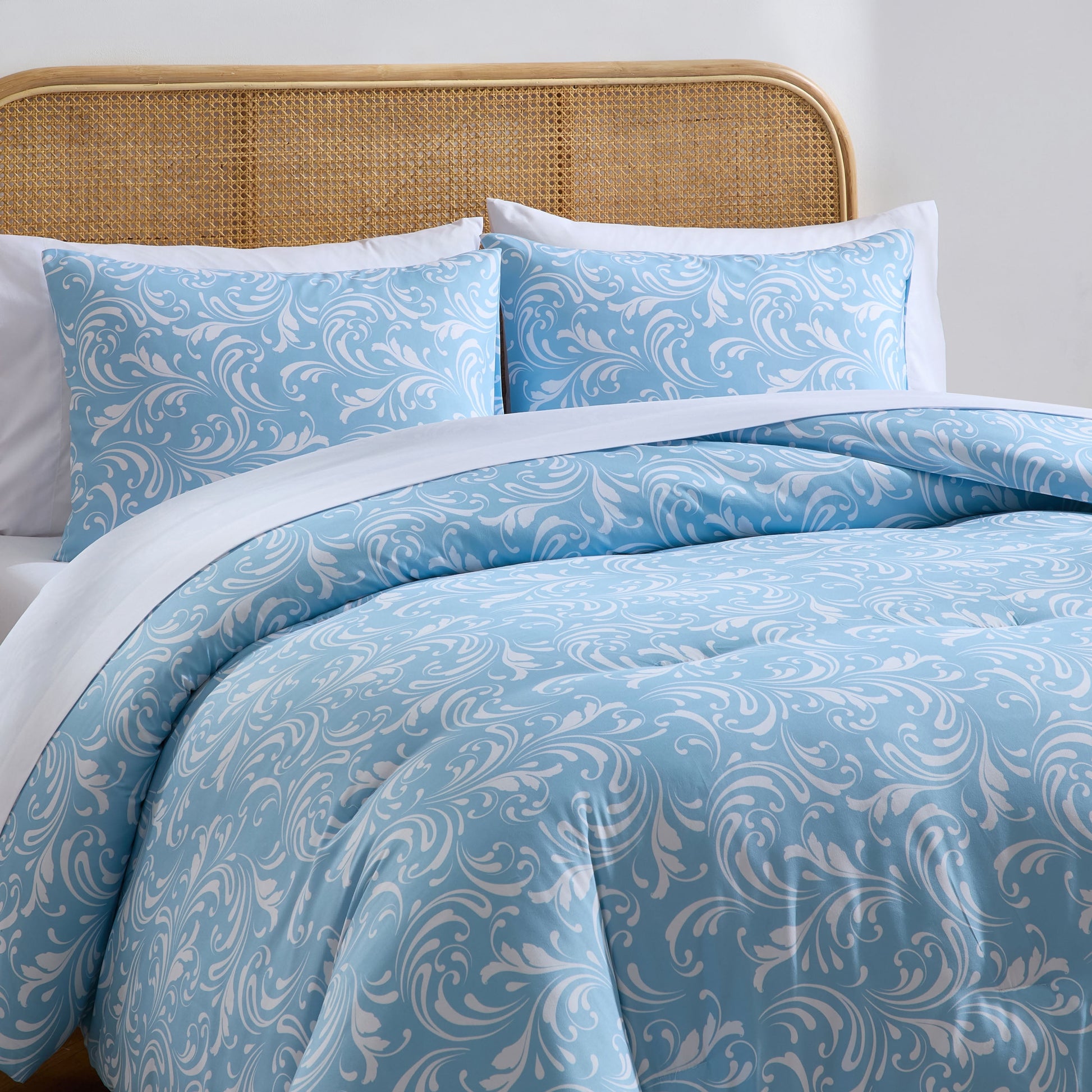 Queen Comforter Set, Biomorphic Design Queen Size Comforter Set, 7-Pc All Season Bedding Comforter Set, Blue