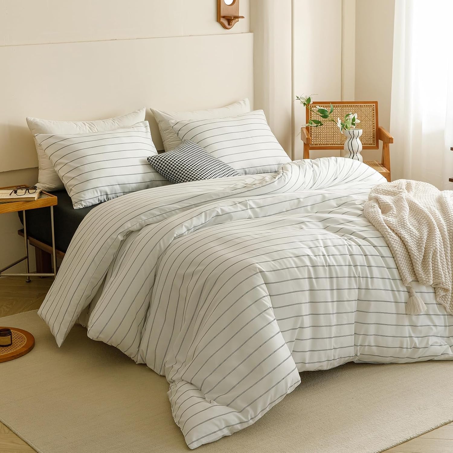 Striped Queen Comforter Set White Black Bedding Comforter Sets White Queen Comforter Soft Farmhouse Comforter with 2 X Pillow Cases